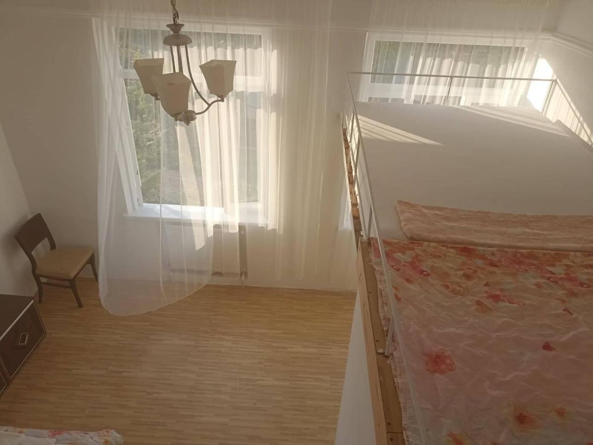 Bis-A Guesthouse Makhinjauri Buitenkant foto