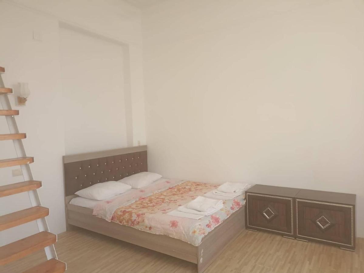 Bis-A Guesthouse Makhinjauri Buitenkant foto