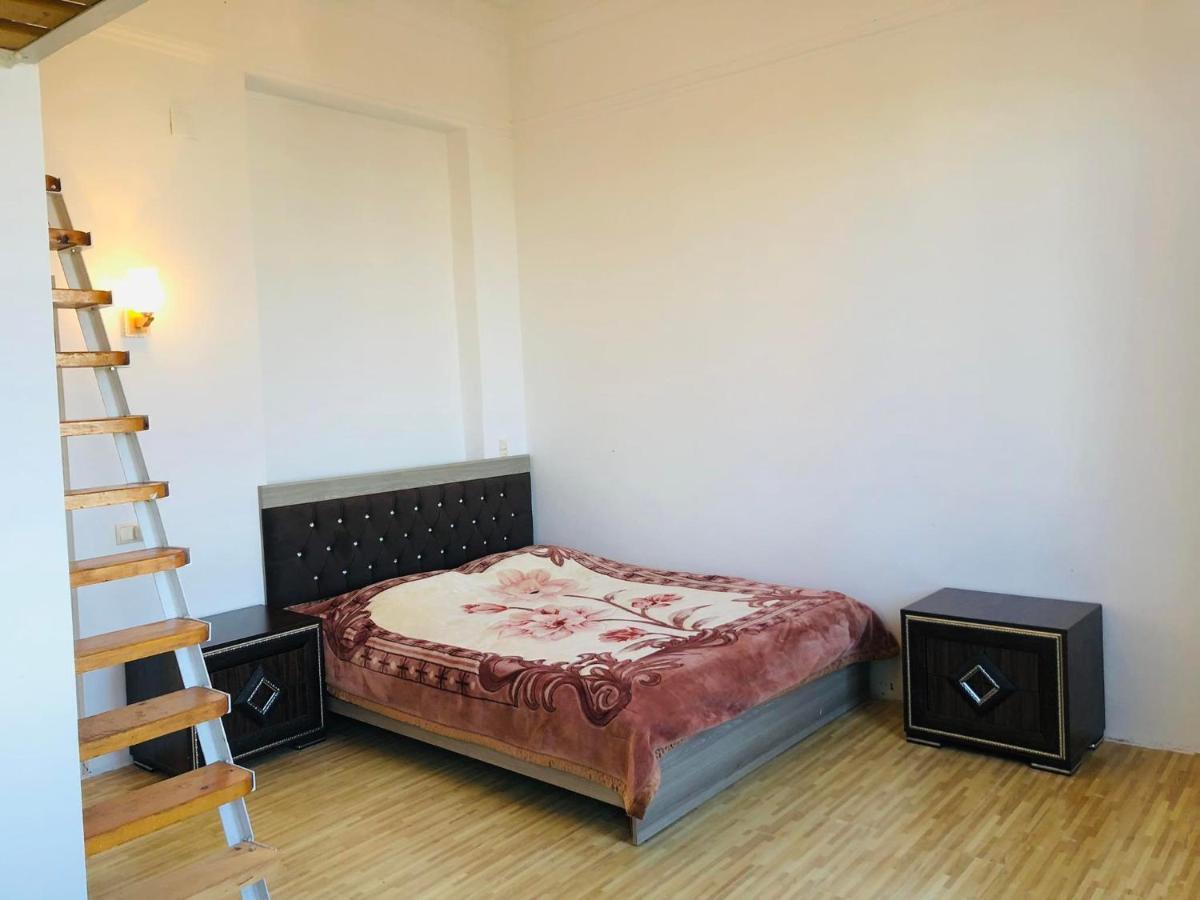 Bis-A Guesthouse Makhinjauri Buitenkant foto