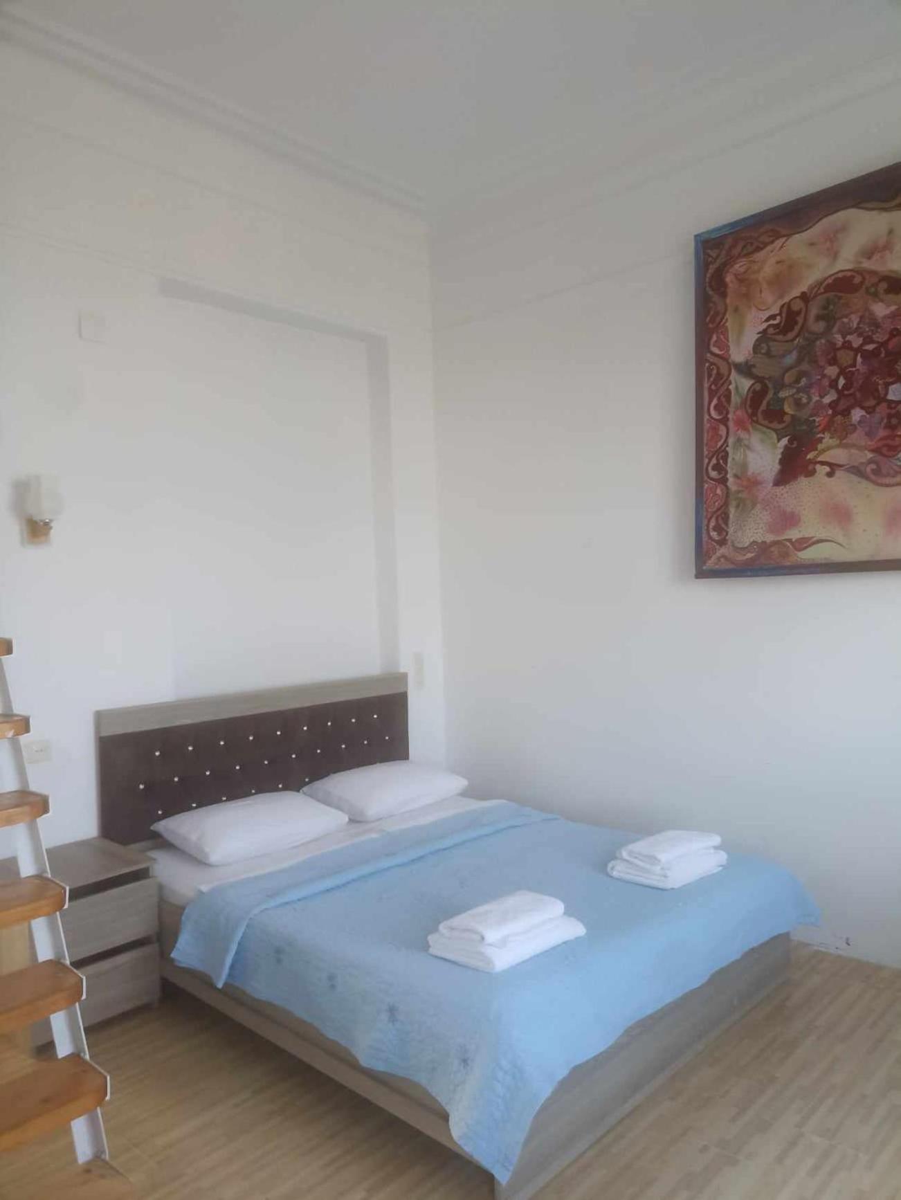 Bis-A Guesthouse Makhinjauri Buitenkant foto