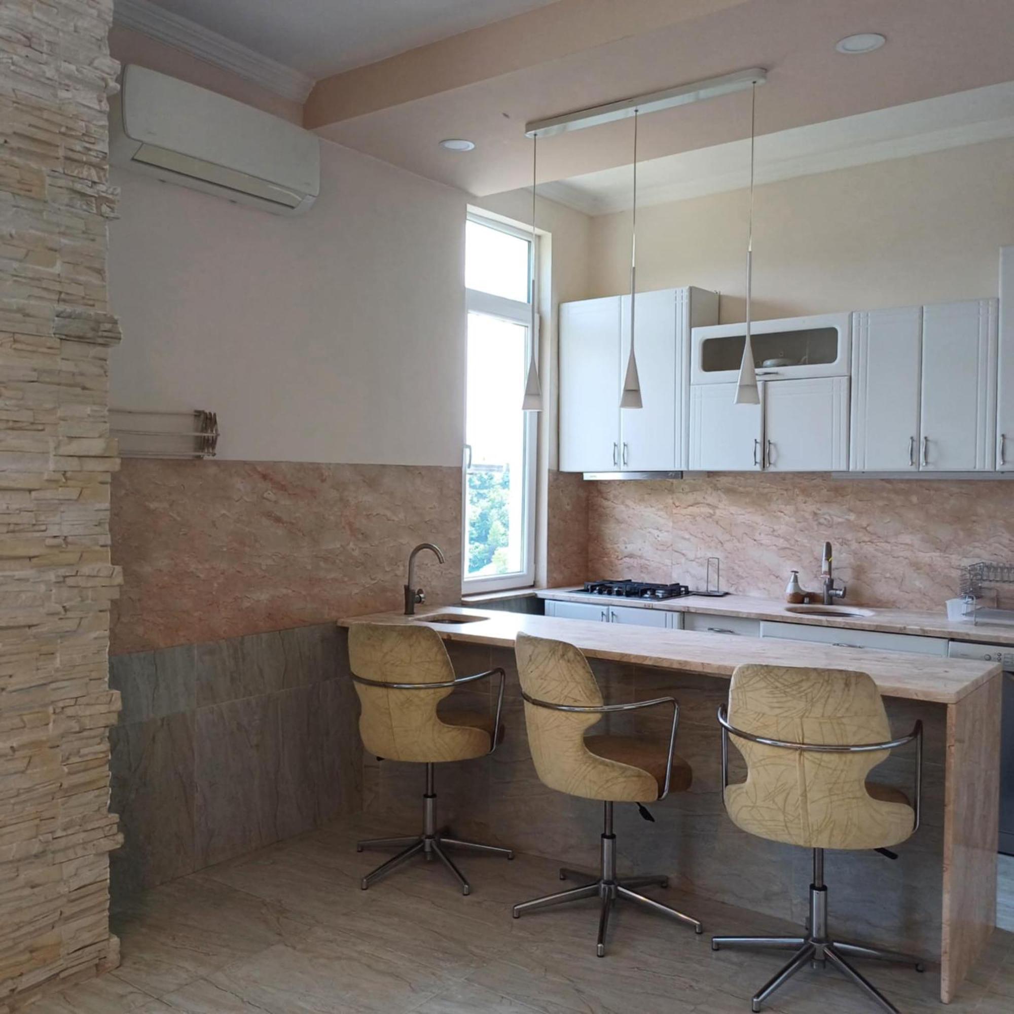 Bis-A Guesthouse Makhinjauri Buitenkant foto