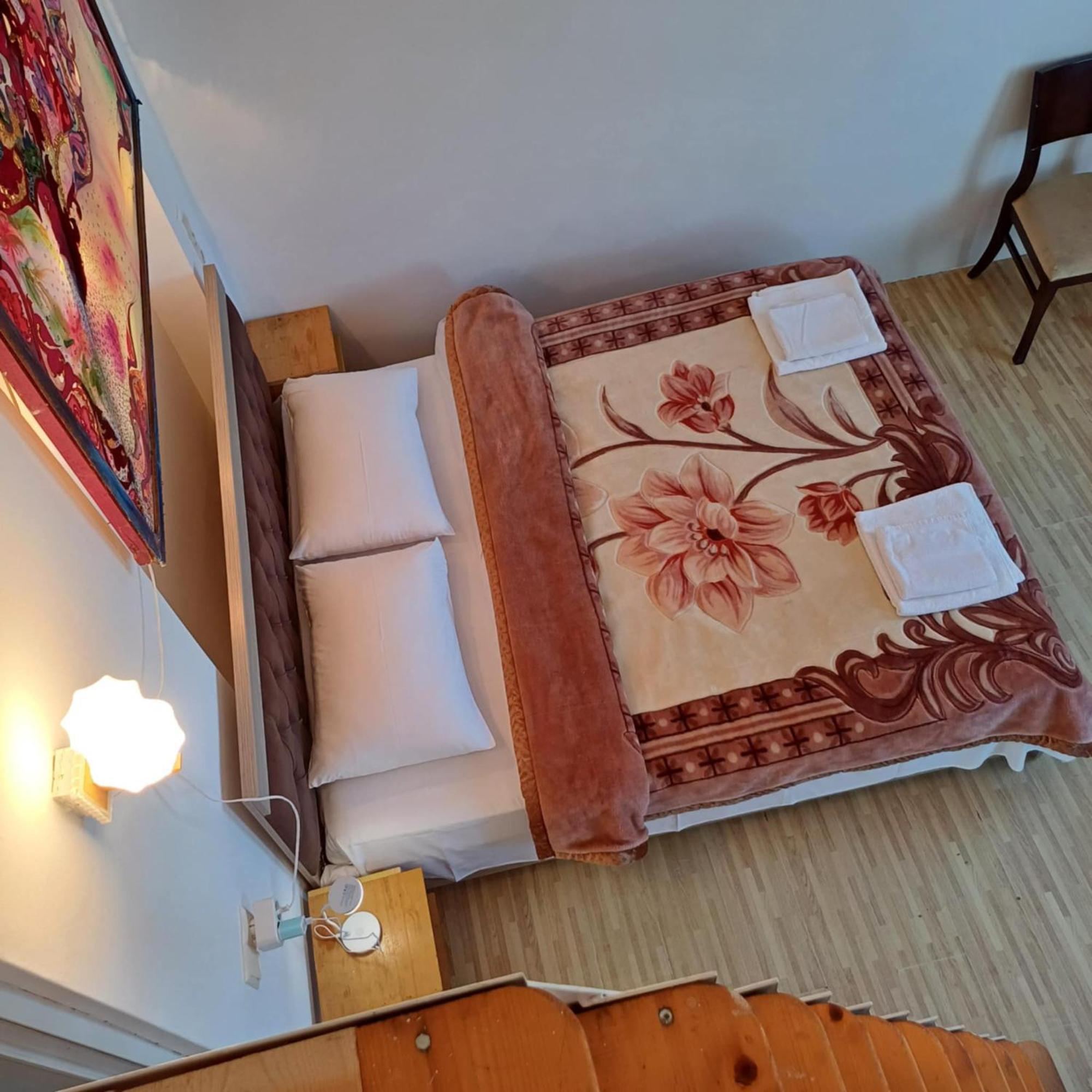 Bis-A Guesthouse Makhinjauri Buitenkant foto