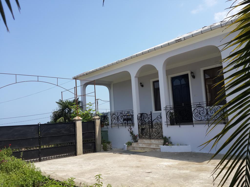 Bis-A Guesthouse Makhinjauri Buitenkant foto
