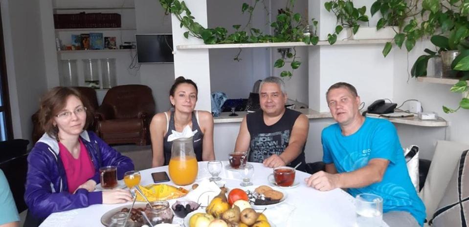 Bis-A Guesthouse Makhinjauri Buitenkant foto